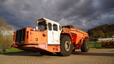 Tunneldumper Sandvik TH430 mit Wassertank